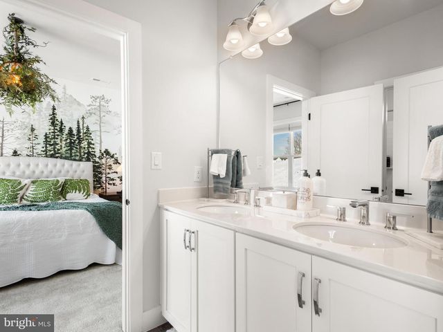 2617 HAWTHORN DR, Norristown, PA 19403