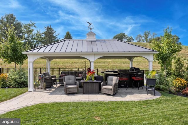 2617 HAWTHORN DR, Norristown, PA 19403