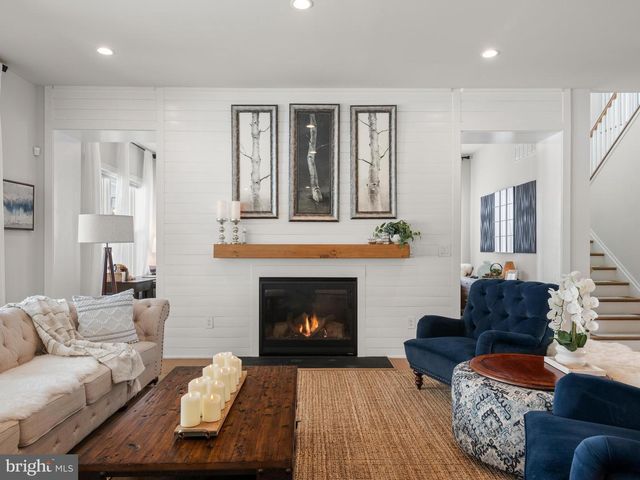 2617 HAWTHORN DR, Norristown, PA 19403