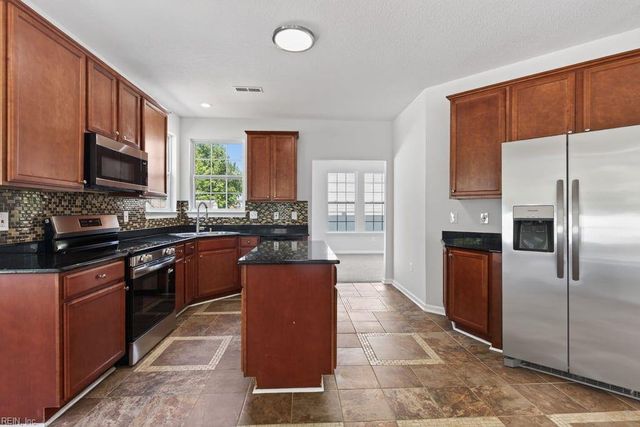 2130 Brians LN, Suffolk, VA 23434