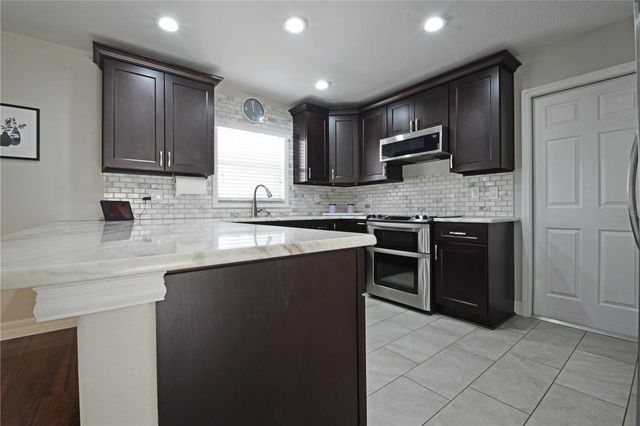 5521 TURTLE CROSSING LOOP, Tampa, FL 33625