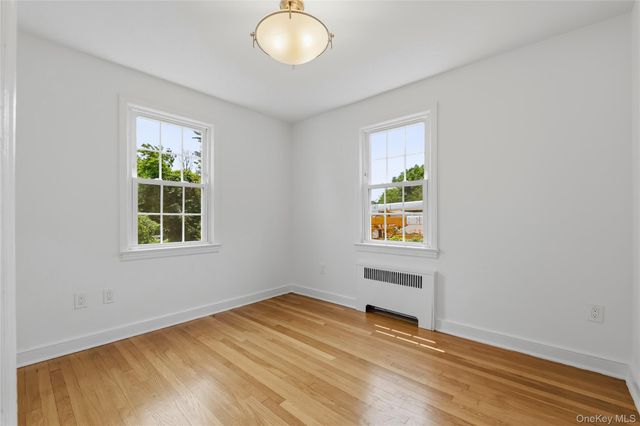 20 S Washington Avenue, Hartsdale, NY 10530