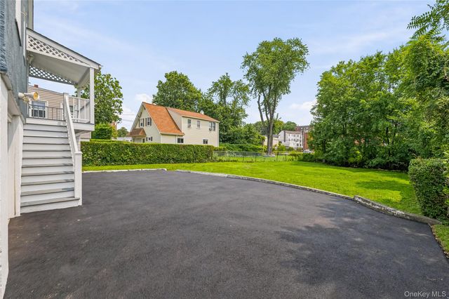 20 S Washington Avenue, Hartsdale, NY 10530