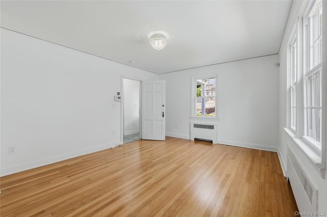 20 S Washington Avenue, Hartsdale, NY 10530