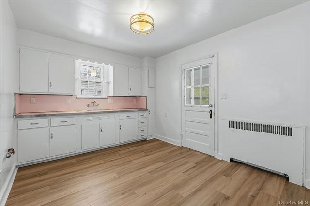 20 S Washington Avenue, Hartsdale, NY 10530