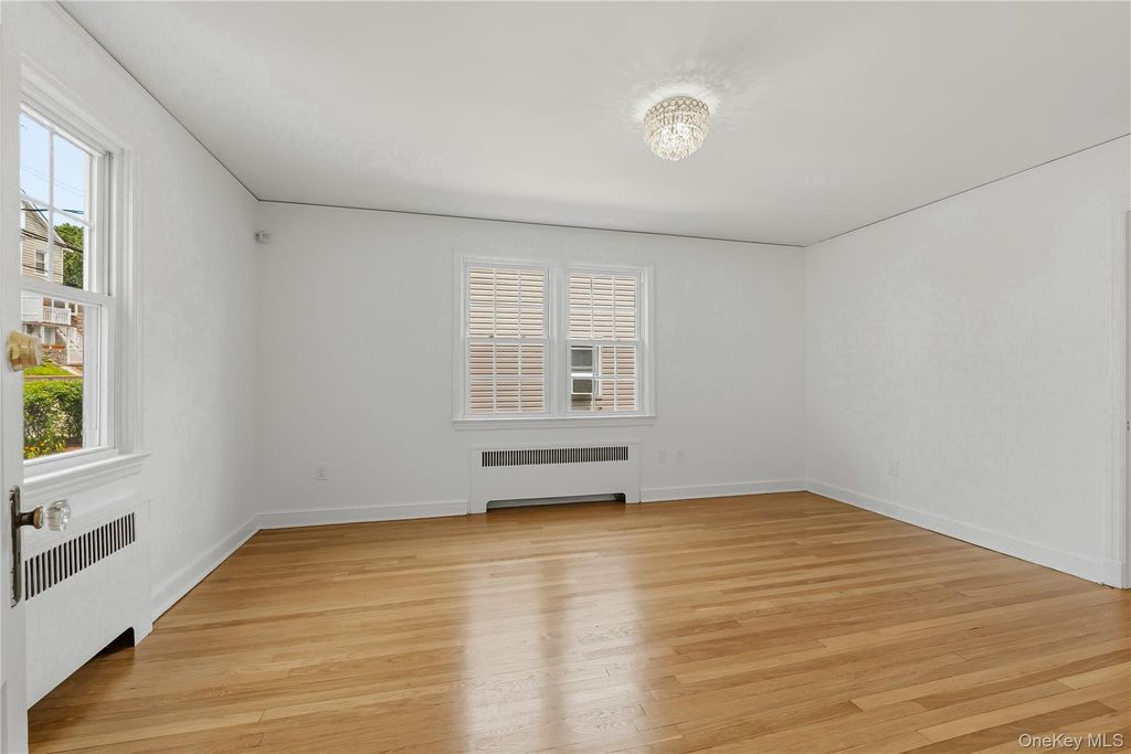 20 S Washington Avenue, Hartsdale, NY 10530 — photo 5