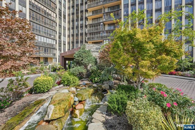 300 Winston 2306, Cliffside Park, NJ 07010