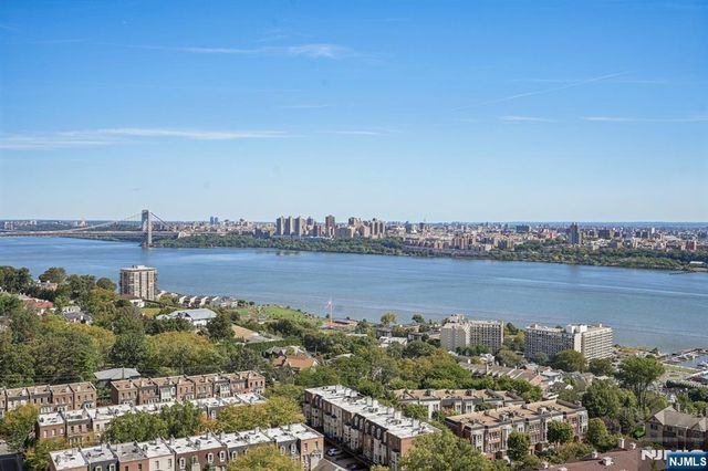 300 Winston 2306, Cliffside Park, NJ 07010