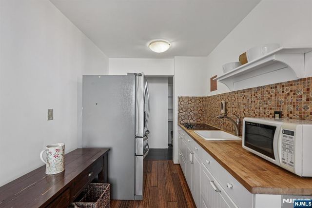 300 Winston 2306, Cliffside Park, NJ 07010