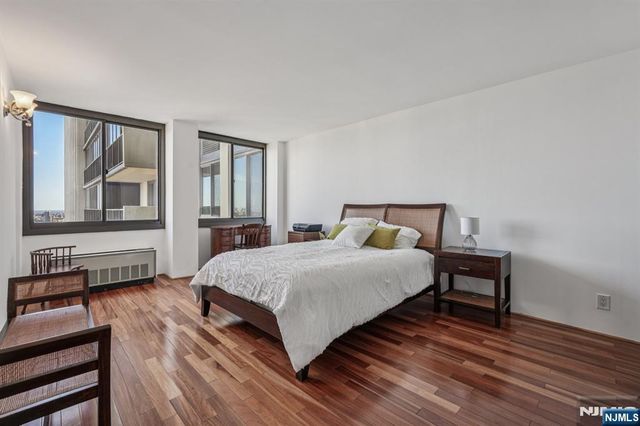 300 Winston 2306, Cliffside Park, NJ 07010