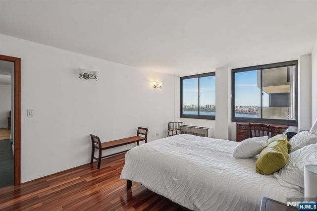 300 Winston 2306, Cliffside Park, NJ 07010