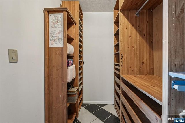 300 Winston 2306, Cliffside Park, NJ 07010