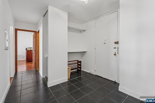 300 Winston 2306, Cliffside Park, NJ 07010