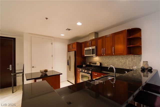 4525 DEAN MARTIN Drive 1611, Las Vegas, NV 89103