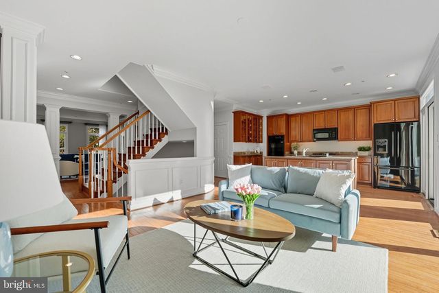 2124 21ST RD N, Arlington, VA 22201