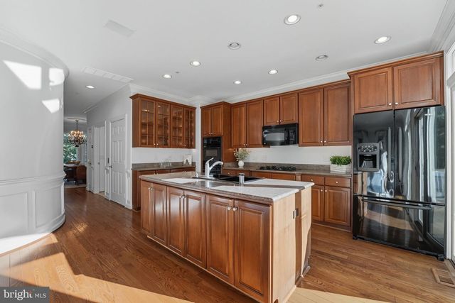 2124 21ST RD N, Arlington, VA 22201