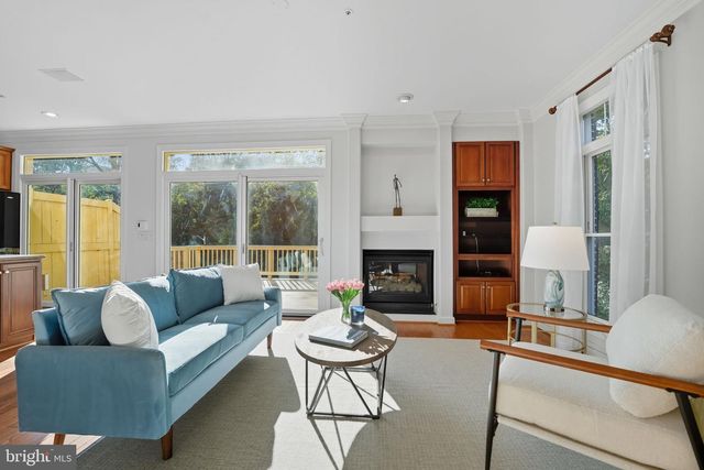 2124 21ST RD N, Arlington, VA 22201