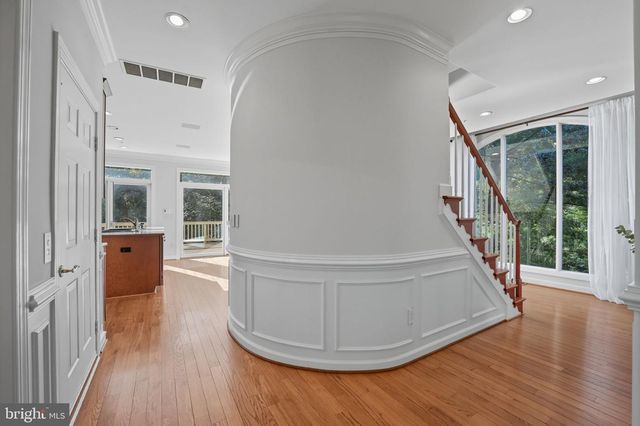 2124 21ST RD N, Arlington, VA 22201