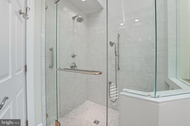 2124 21ST RD N, Arlington, VA 22201