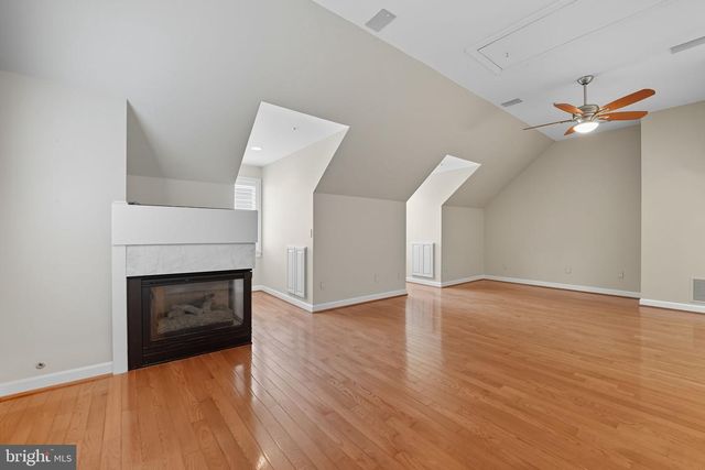 2124 21ST RD N, Arlington, VA 22201