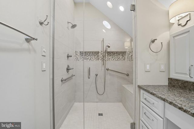 2124 21ST RD N, Arlington, VA 22201