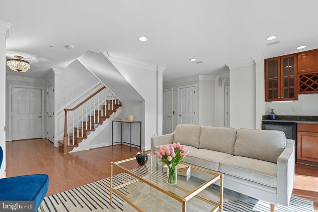 2124 21ST RD N, Arlington, VA 22201