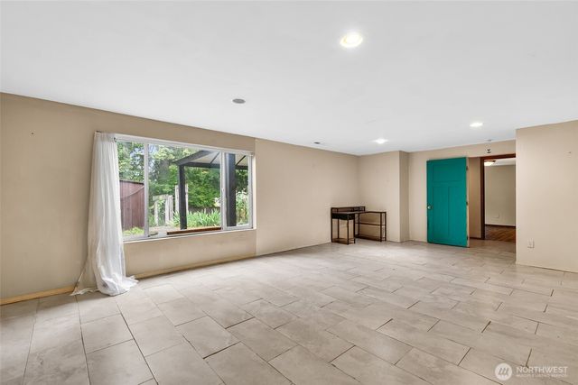 16046 46th Avenue S, Tukwila, WA 98188