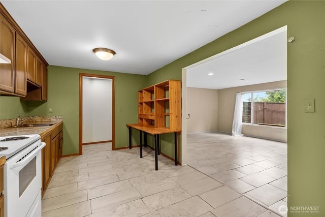 16046 46th Avenue S, Tukwila, WA 98188