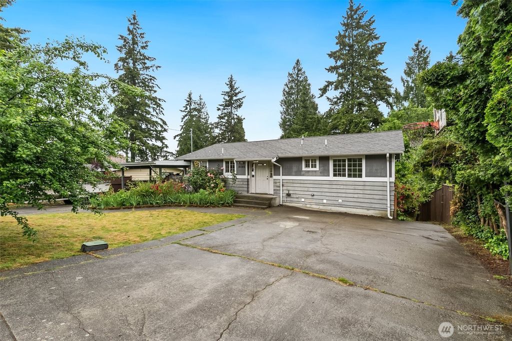 16046 46th Avenue S, Tukwila, WA 98188