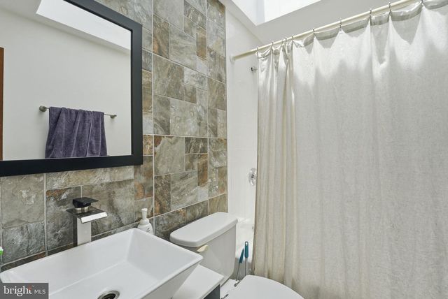 1476 WAGGAMAN CIR, Mclean, VA 22101