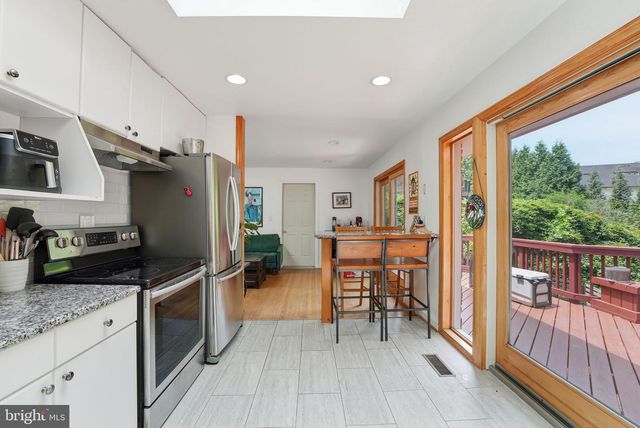 1476 WAGGAMAN CIR, Mclean, VA 22101