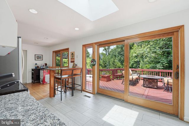 1476 WAGGAMAN CIR, Mclean, VA 22101