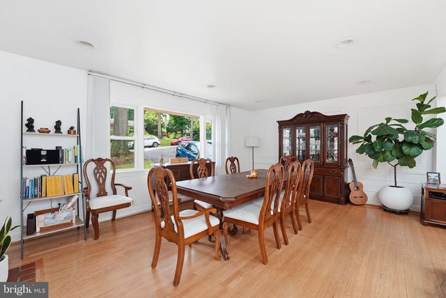 1476 WAGGAMAN CIR, Mclean, VA 22101