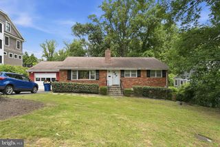 1476 WAGGAMAN CIR, Mclean, VA 22101