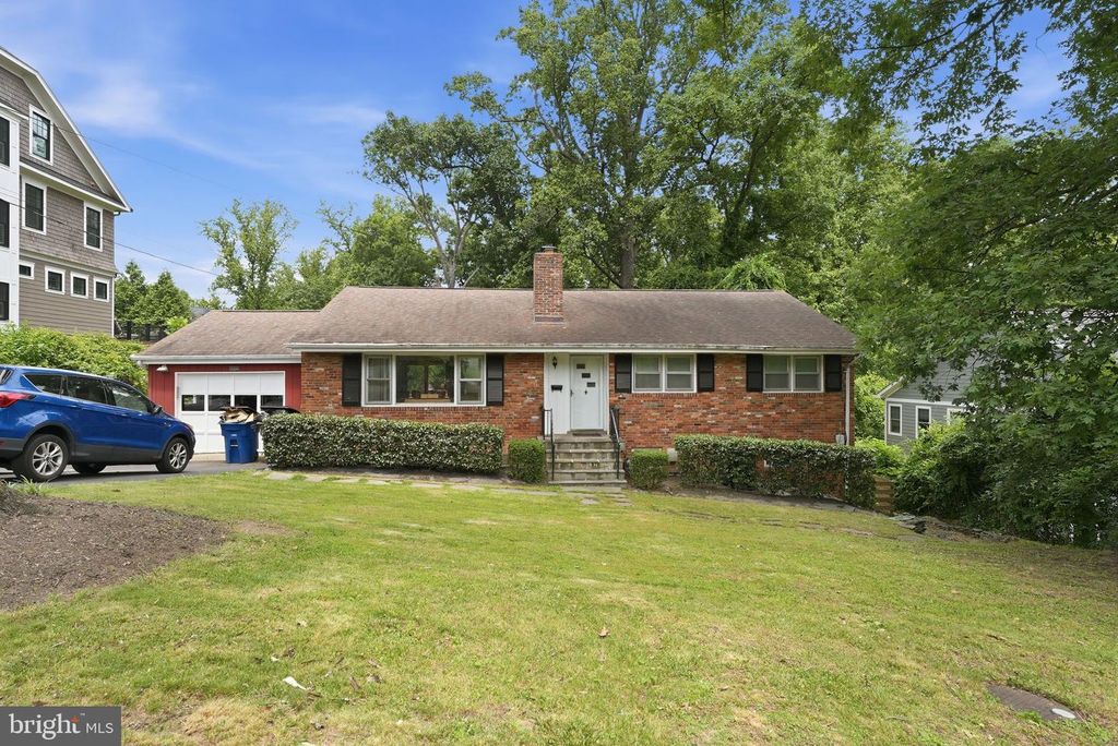 1476 WAGGAMAN CIR, Mclean, VA 22101