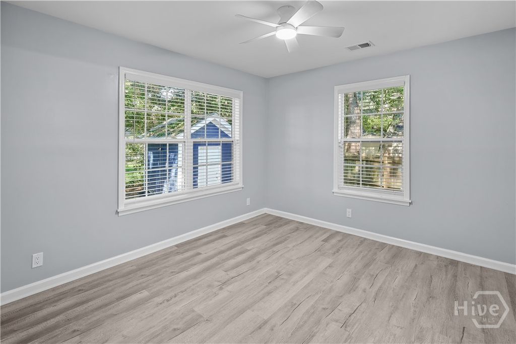 Image 17 of property listing at 515 Staley Avenue, Savannah, GA 31405