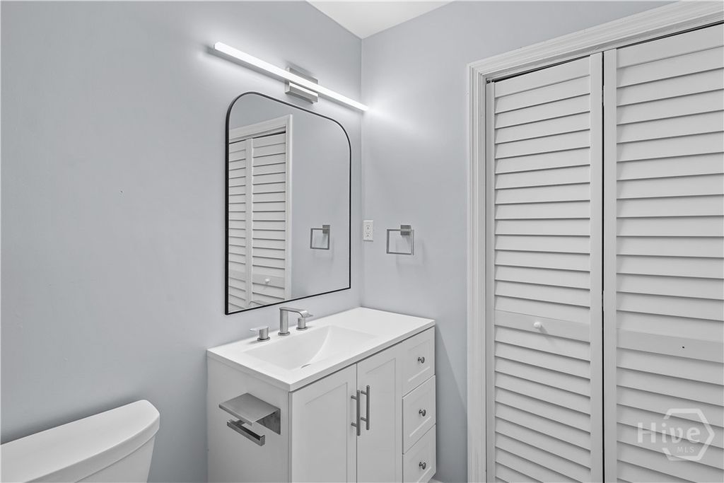 Image 18 of property listing at 515 Staley Avenue, Savannah, GA 31405