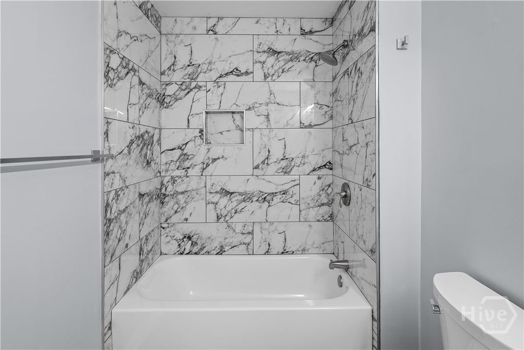 Image 21 of property listing at 515 Staley Avenue, Savannah, GA 31405