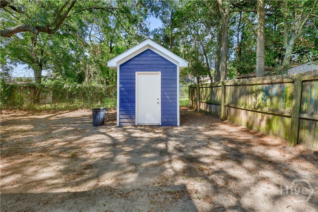 Image 29 of property listing at 515 Staley Avenue, Savannah, GA 31405