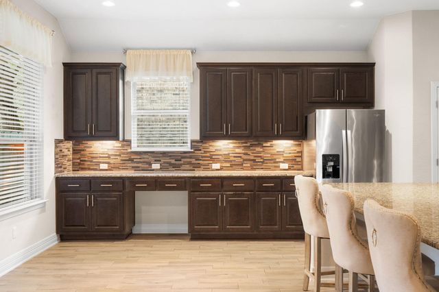 229 Cross Mountain TRL, Georgetown, TX 78628