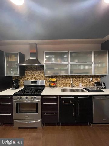 907 N 5TH ST, Philadelphia, PA 19123