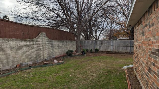 1115 Cambridge Drive, Carrollton, TX 75007