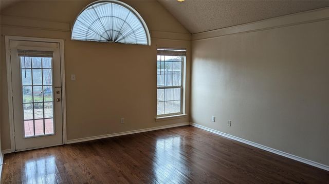 1115 Cambridge Drive, Carrollton, TX 75007