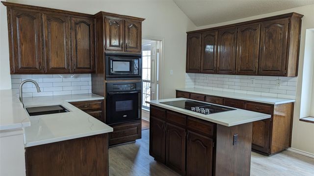 1115 Cambridge Drive, Carrollton, TX 75007