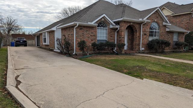 1115 Cambridge Drive, Carrollton, TX 75007