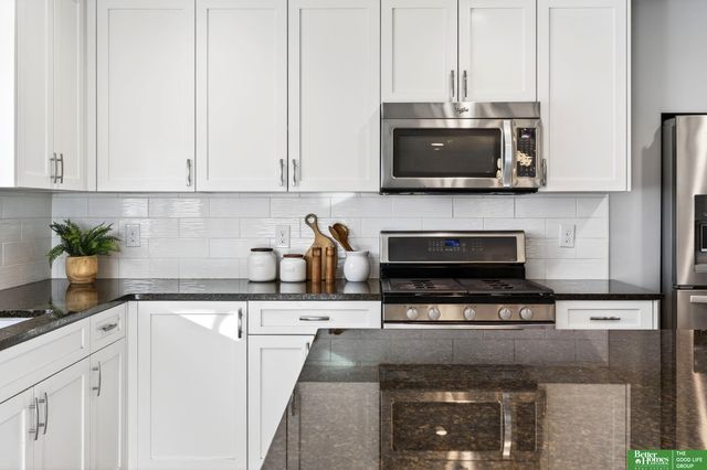 7801 Hickory Circle, Omaha, NE 68124