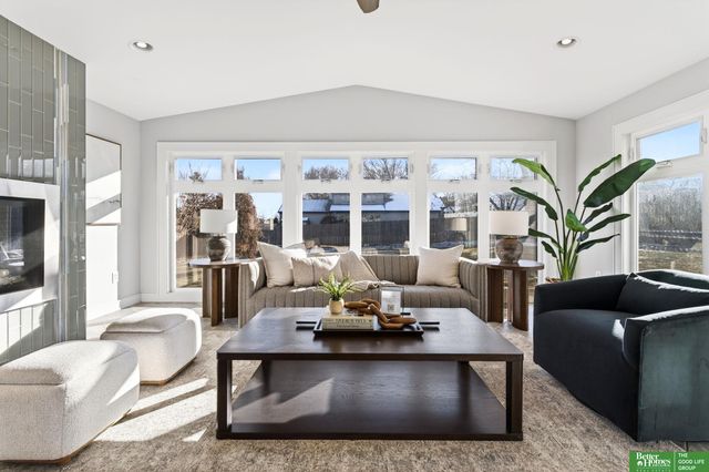 7801 Hickory Circle, Omaha, NE 68124