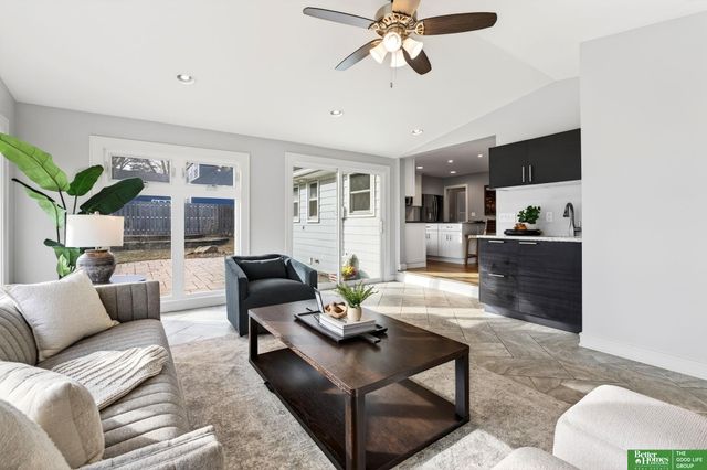 7801 Hickory Circle, Omaha, NE 68124