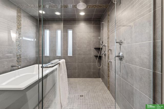 7801 Hickory Circle, Omaha, NE 68124