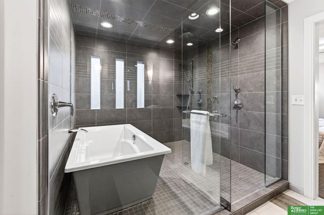 7801 Hickory Circle, Omaha, NE 68124